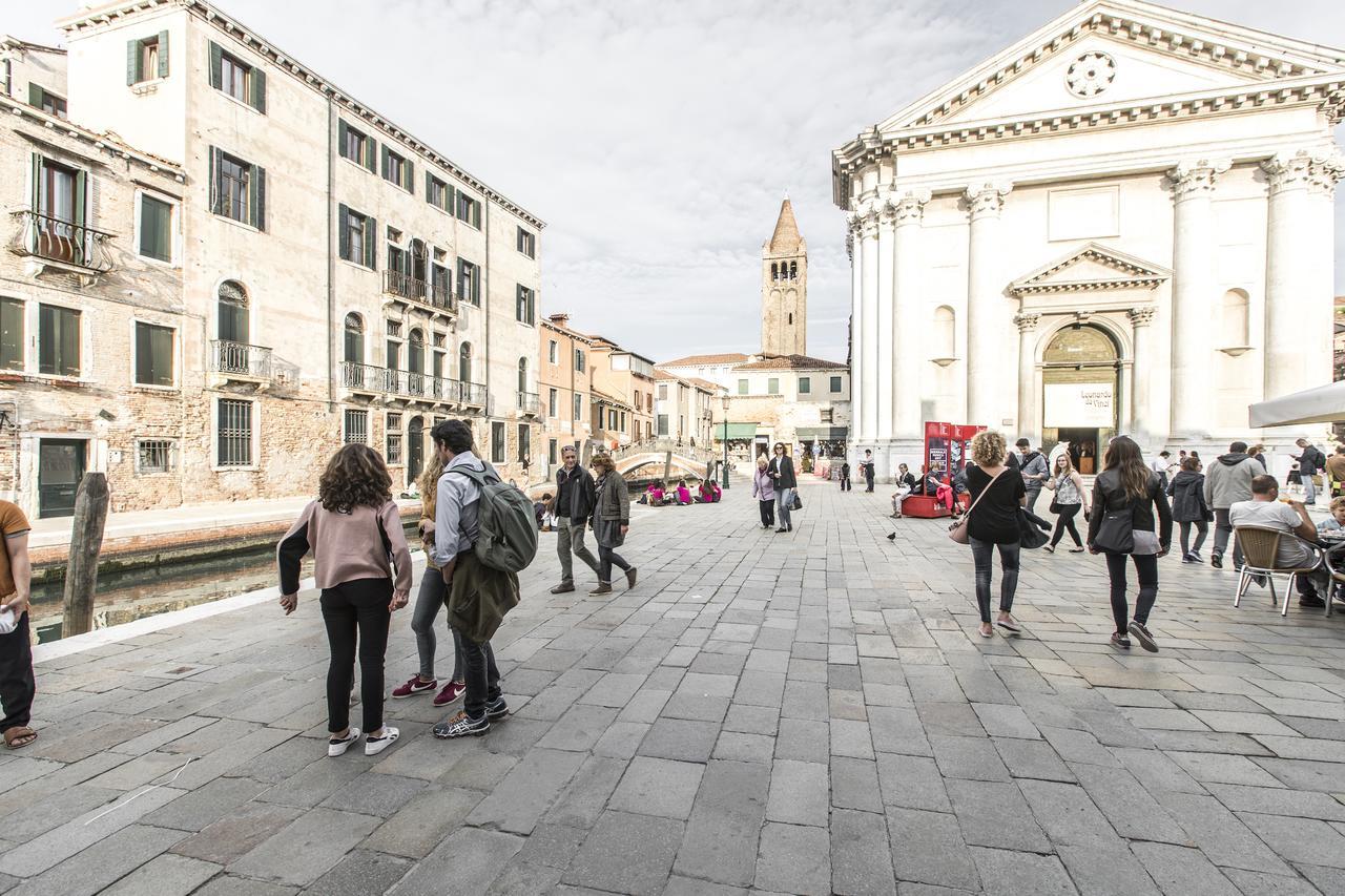Ca Rezzonico Apartment R&R Venesia Bagian luar foto