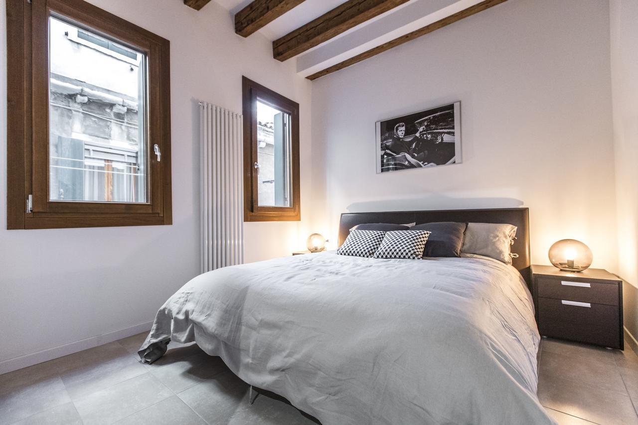 Ca Rezzonico Apartment R&R Venesia Bagian luar foto