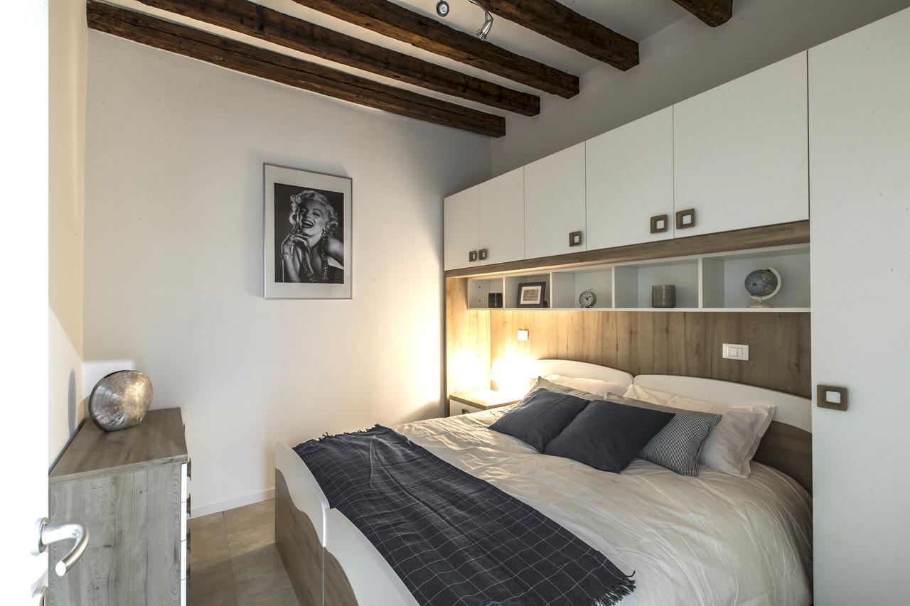 Ca Rezzonico Apartment R&R Venesia Bagian luar foto